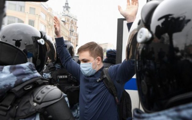 Ο Άντονι Μπλίνκεν καταδίκασε την καταστολή κατά διαδηλωτών στη Ρωσία