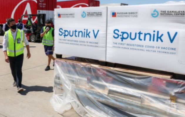 Η Ρωσία λέει ότι θα παράγει 4 εκατ. δόσεις μηνιαίως του Sputnik-V από τον Φεβρουάριο