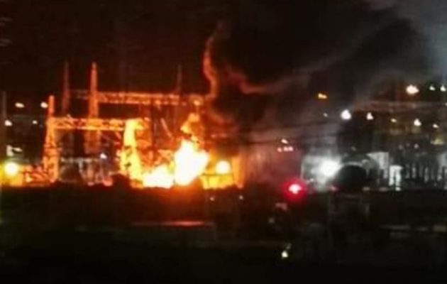 Λίγο μετά τις 03.00 τέθηκε υπό έλεγχο η πυρκαγιά σε υποσταθμό του ΑΔΜΗΕ στα Νεόκτιστα Ασπροπύργου