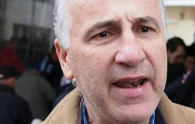 Iδιοκτήτης ξενοδοχείου πλάκωσε στο ξύλο αντιδήμαρχο στο γραφείο του