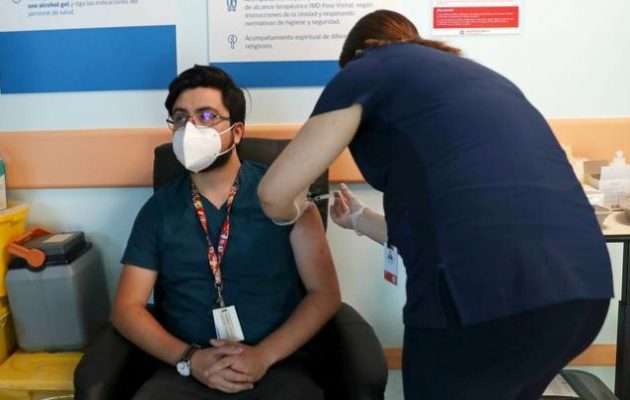 454.155 άνθρωποι εμβολιάστηκαν σε τρεις ημέρες στη Χιλή με κινεζικό εμβόλιο