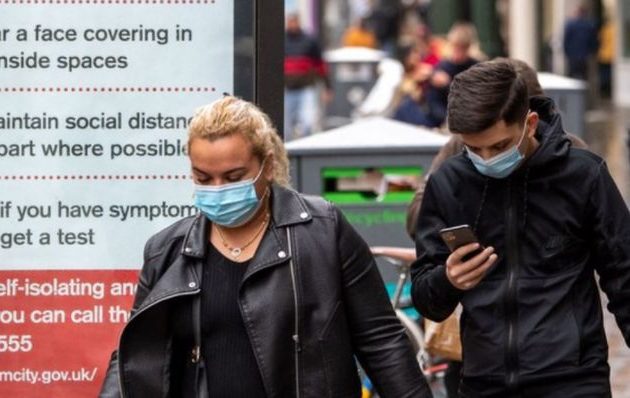 Αγγλία: Δύο κρούσματα της νοτιοαφρικανικής μετάλλαξης σε ανθρώπους που δεν ταξίδεψαν
