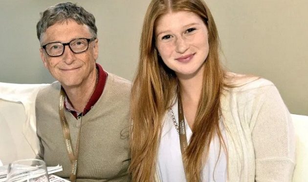 Εμβολιάστηκε η κόρη του Γκέιτς: Δυστυχώς το εμβόλιο δεν μου μετέφερε την ιδιοφυΐα του