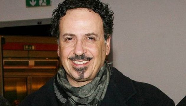 Χάρης Ρώμας: Σκηνοθέτης καλεί αγόρια και τους λέει να αυνανιστούν μπροστά του