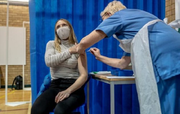 Ποιες γυναίκες κινδυνεύουν περισσότερο να πάθουν θρόμβωση – Επηρεάζει ο εμβολιασμός;