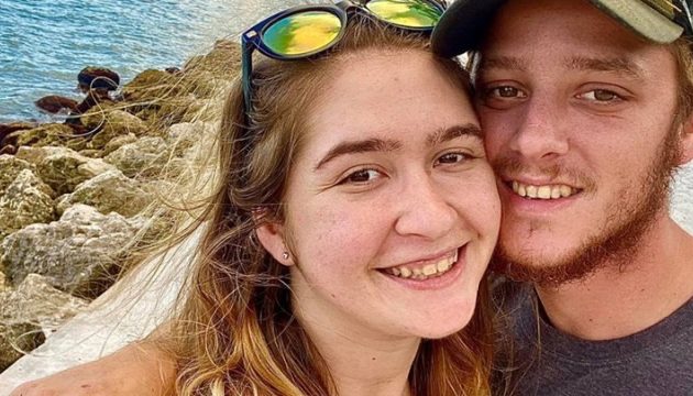 Τραγικός θάνατος για 22χρονη – Έχασε το κλειδί και κόλλησε στο παράθυρο ξενοδοχείου