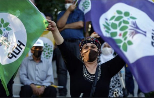 Ο Ερντογάν θέλει να θέσει εκτός νόμου το φιλοκουρδικό HDP μήπως και ξανακυβερνήσει