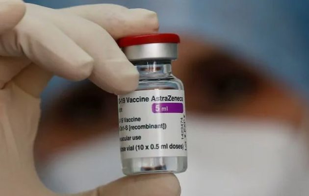 Μόνο εμβόλιο AstraZeneca στους 40-44 – «Στάση αναμονής» για τις εγκύους