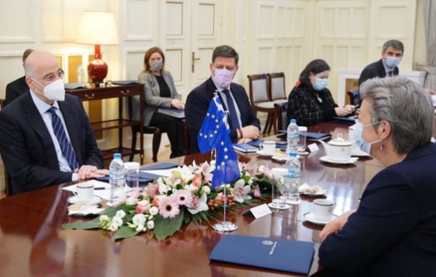 Η Ελλάδα είπε στη Γιόχανσον: Χρηματοδότηση για τους Σύρους πρόσφυγες και σε Λίβανο-Ιορδανία κι όχι μόνο στην Τουρκία