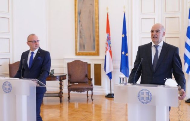 Εντυπωσιακή σύμπλευση Ελλάδας-Κροατίας – Τι δήλωσε ο Δένδιας για Βαλκάνια και ενέργεια