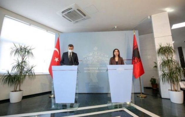 Βαθιά διείσδυση της Τουρκίας στην αλβανική εκπαίδευση