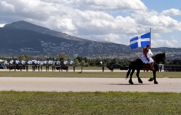 Εντυπωσιακές εικόνες από την τελική πρόβα της παρέλασης για τα 200 χρόνια της Ελληνικής Επανάστασης
