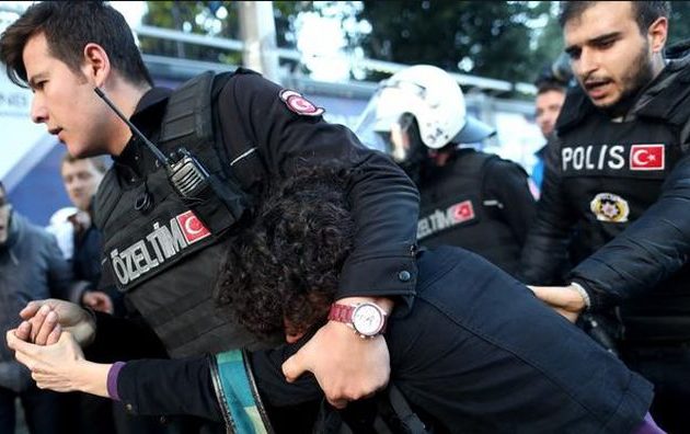 Σε εξέλιξη πογκρόμ Κούρδων δημοκρατικών στην Τουρκία – Συνελήφθησαν 36 στελέχη του HDP