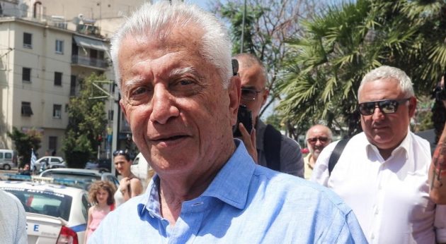 Δήμαρχος Νέας Σμύρνης: Δεν είδα κανένα πολίτη να δέρνει αστυνομικούς