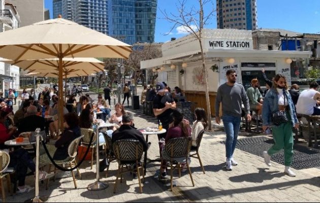 Το Ισραήλ η πρώτη χώρα που επιστρέφει στην κανονικότητα από την πανδημία