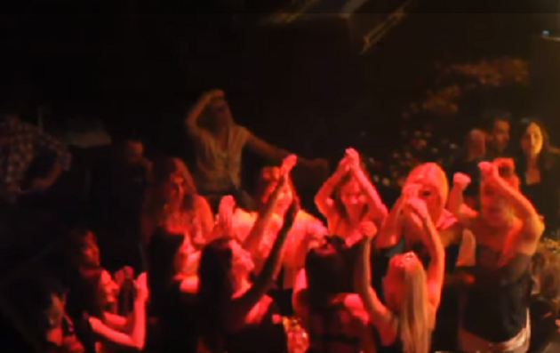 Αθήνα: «Έφοδος» σε νυχτερινό κέντρο με ζωντανή μουσική και θαμώνες