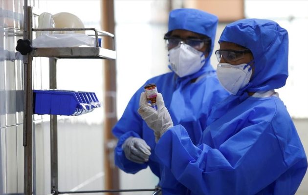 Φόβοι για μισό δισεκατομμύριο κρούσματα στην Ινδία