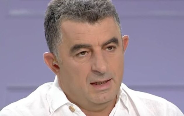 Γιώργος Καραϊβάζ: Ποιος ήταν ο δημοσιογράφος που εκτελέστηκε έξω από το σπίτι του