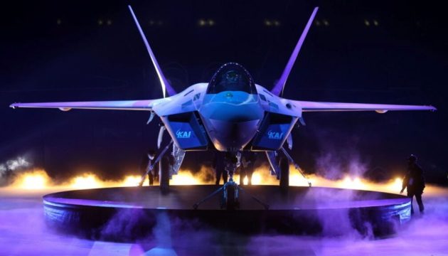 Η Νότια Κορέα παρουσίασε το πρώτο εγχώριο μαχητικό αεροσκάφος