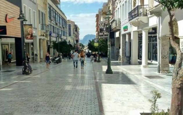 Υπουργοί σε Θεσσαλονίκη, Πάτρα και Κοζάνη για να μεταπείσουν τους εμπόρους που ετοιμάζονται να ανοίξουν