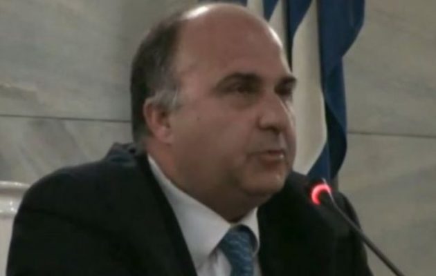Παραίτηση βόμβα! Τι καταγγέλλει ο καθ. Βλαχογιαννόπουλος για επιτροπή του ΕΟΦ για το εμβόλιο της AstraZeneca