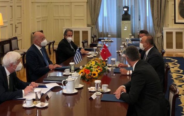 Δένδιας σε Τσαβούσογλου: Απαράδεκτο το «casus belli» και ανυπόστατη η συμφωνία Τουρκίας-Σαράτζ