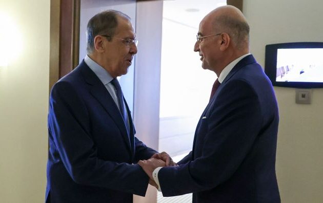 Τι συζήτησαν Δένδιας και Λαβρόφ στο Σότσι