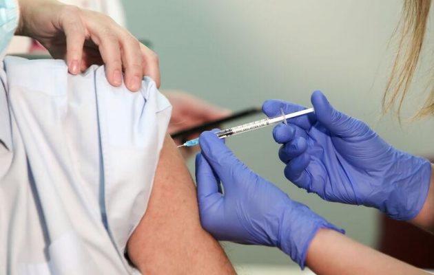 Εμβολιασμοί υγειονομικών: Στην προτελευταία θέση της Ευρώπης η Ελλάδα