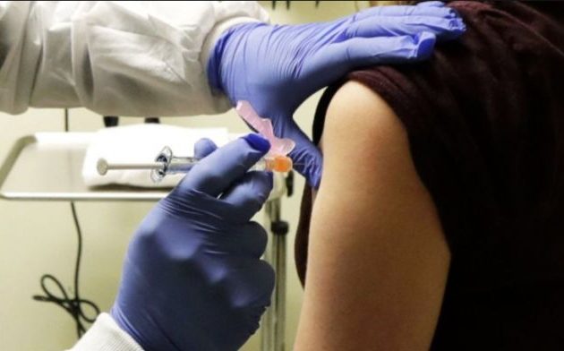Αλιβιζάτος: «H υποχρέωση εμβολιασμού είναι νόμιμη»