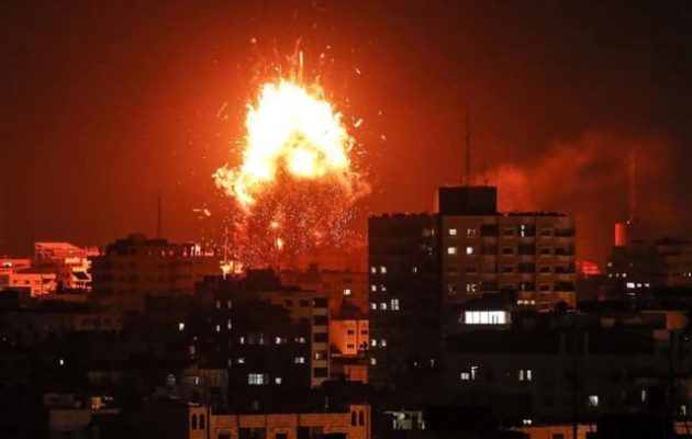 Το Ισραήλ επιτίθεται από στεριά και αέρα στη Γάζα