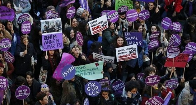 Επιδημία οι γυναικοκτονίες στην Τουρκία – Πόσες δολοφονήθηκαν τον Απρίλιο