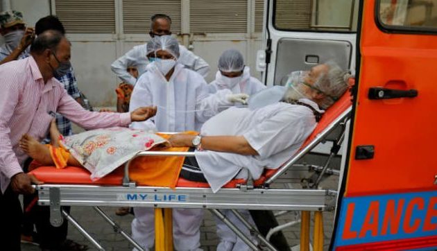 Ινδία: Τι είναι ο «μαύρος μύκητας» που σκοτώνει νοσούντες ή αναρρώσαντες από τον κορωνοϊό