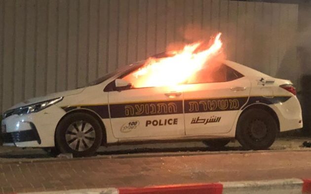 Σοβαρά επεισόδια σε πόλεις του Ισραήλ με αραβικό και εβραϊκό πληθυσμό – Λιντσαρίστηκε 30χρονος Ισραηλινός (βίντεο)