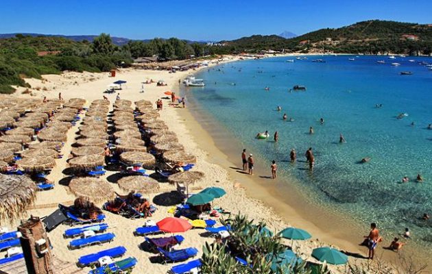 Κατέβηκαν για ΣΚ οι Βούλγαροι στις ελληνικές παραλίες Μακεδονίας και Θράκης