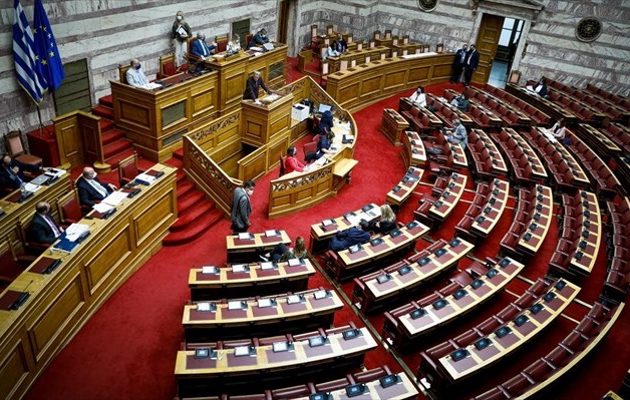 Με 158 «Ναι» στη Βουλή υπερψηφίστηκε το εργασιακό νομοσχέδιο