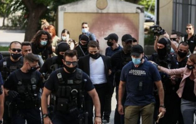 Φόνος Γλυκά Νερά: Στην Ευελπίδων ο πιλότος – Απολογείται την Τρίτη