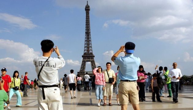 Οι τουρίστες που επισκέπτονται τη Γαλλία θα πρέπει να πληρώνουν για τεστ κορωνοϊού