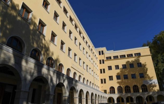 Είχε συλληφθεί για ναρκωτικά ο 37χρονος ιερέας που πέταξε βιτριόλι μέσα στη Μονή Πετράκη