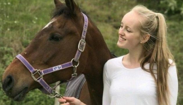 Βρετανία: 23χρονο μοντέλο βρέθηκε νεκρό με μαχαιριές στο λαιμό