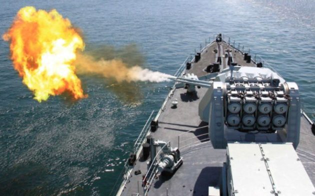 Μαύρη Θάλασσα: Ρωσικό πολεμικό έριξε προειδοποιητικές βολές κατά βρετανικού αντιτορπιλικού