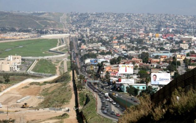 Ο κυβερνήτης του Τέξας θα ανακοινώσει την ανέγερση «αντιμεταναστευτικού» τείχους στα σύνορα με το Μεξικό