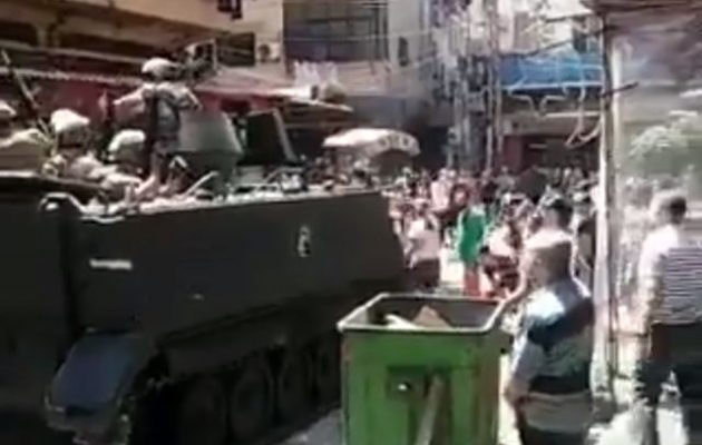 Ξεσηκωμός στην Τρίπολη του Λιβάνου – Ένοπλοι διαδηλωτές, ο στρατός στους δρόμους (βίντεο)