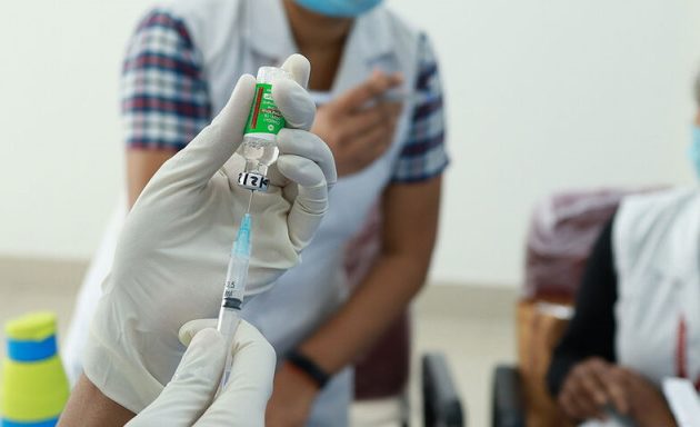 Απάτη με ψεύτικα εμβόλια στην Ινδία – Ενέσεις με αλατόνερο έναντι αμοιβής
