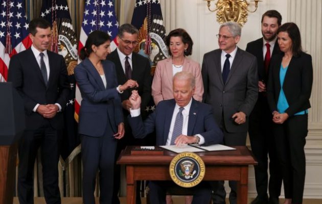 Προεδρικό διάταγμα Μπάιντεν για το τέλος των μονοπωλίων – «Καμία ανοχή»