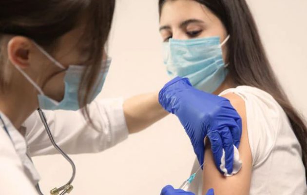 Εξαδάκτυλος: Δεν είναι η μετάλλαξη «Δέλτα» λιγότερο επικίνδυνη – Εμείς είμαστε εμβολιασμένοι