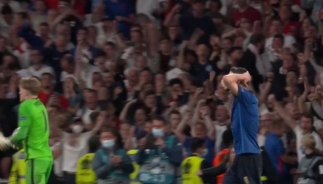 «Ολέθριο» το θέαμα με τα πλήθη φιλάθλων χωρίς μάσκες στον τελικό του Euro