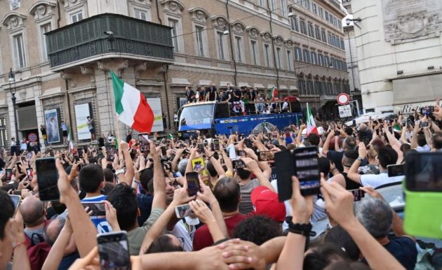 Ρώμη: Πενταπλασιάστηκαν τα κρούσματα μέσα σε μια εβδομάδα λόγω του Euro