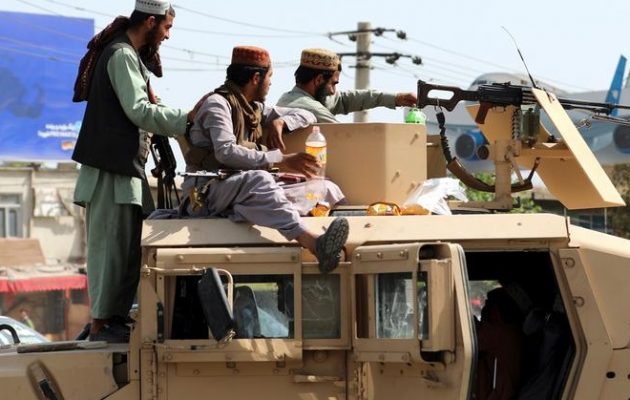 Αιφνιδίασαν το Βερολίνο οι εξελίξεις στην Καμπούλ με τους Ταλιμπάν
