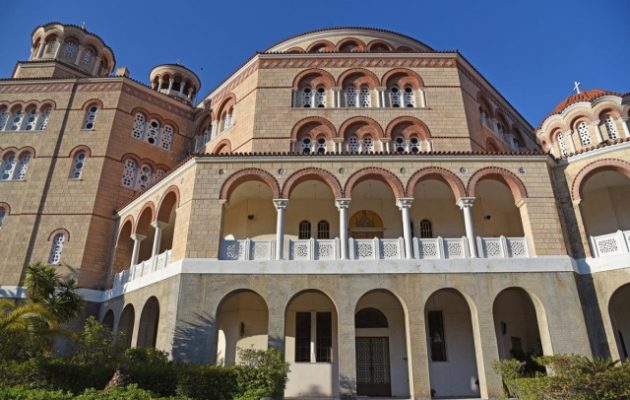 Αίγινα: Κλείνει το μοναστήρι του Αγίου Νεκταρίου – 16 μοναχές κόλλησαν Covid-19