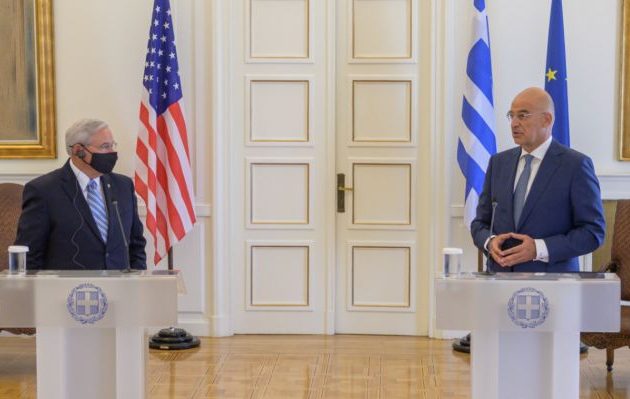 Αιχμές Δένδια στη Γερμανία παρουσία Μενέντεζ: Ούτε F-35, ούτε υποβρύχια σε χώρες που αποσταθεροποιούν